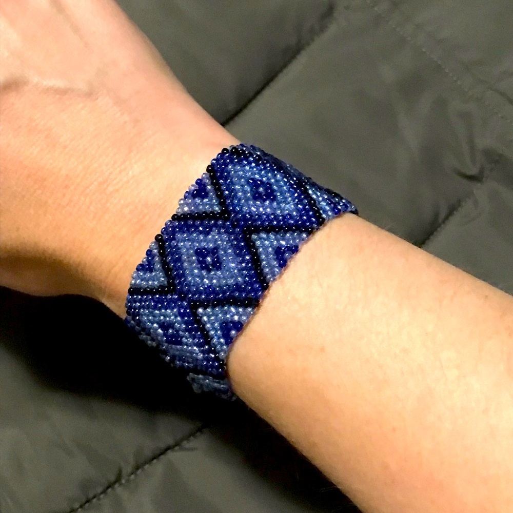 Retro 90s/Y2K Wide Beaded Bracelet